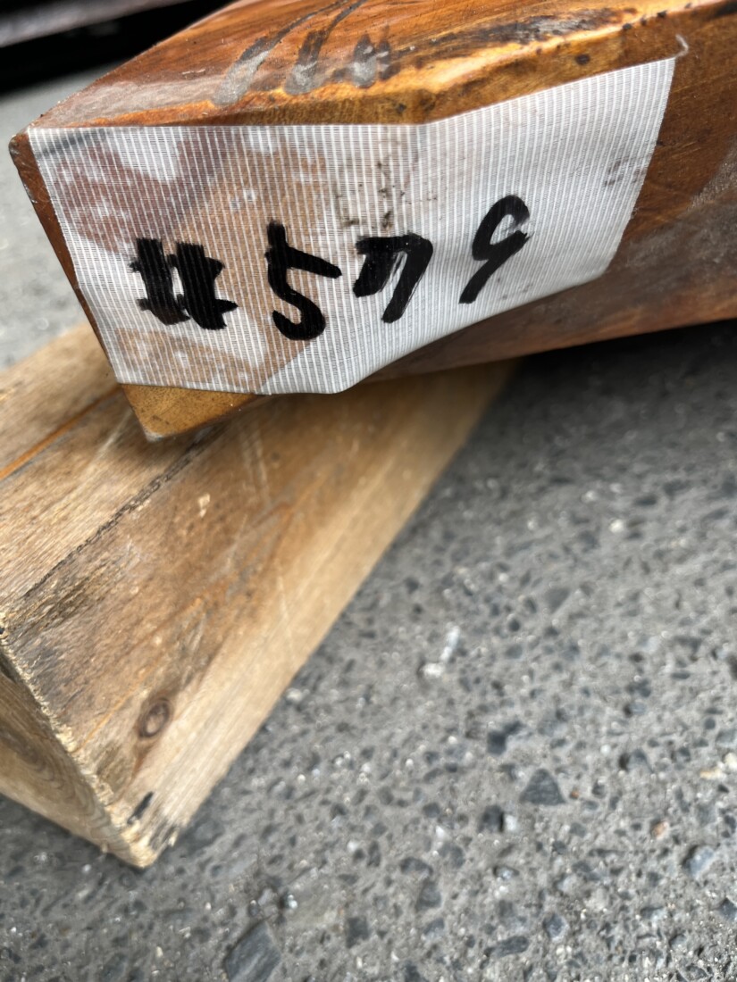 579