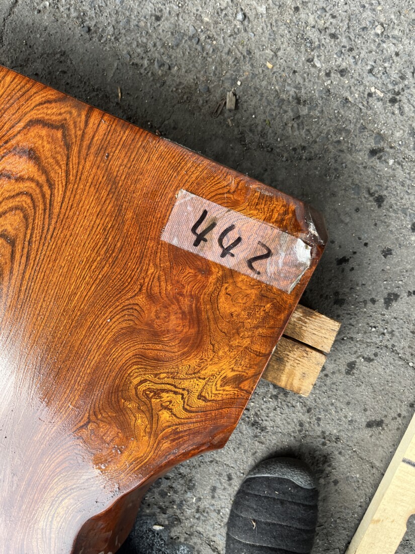 442