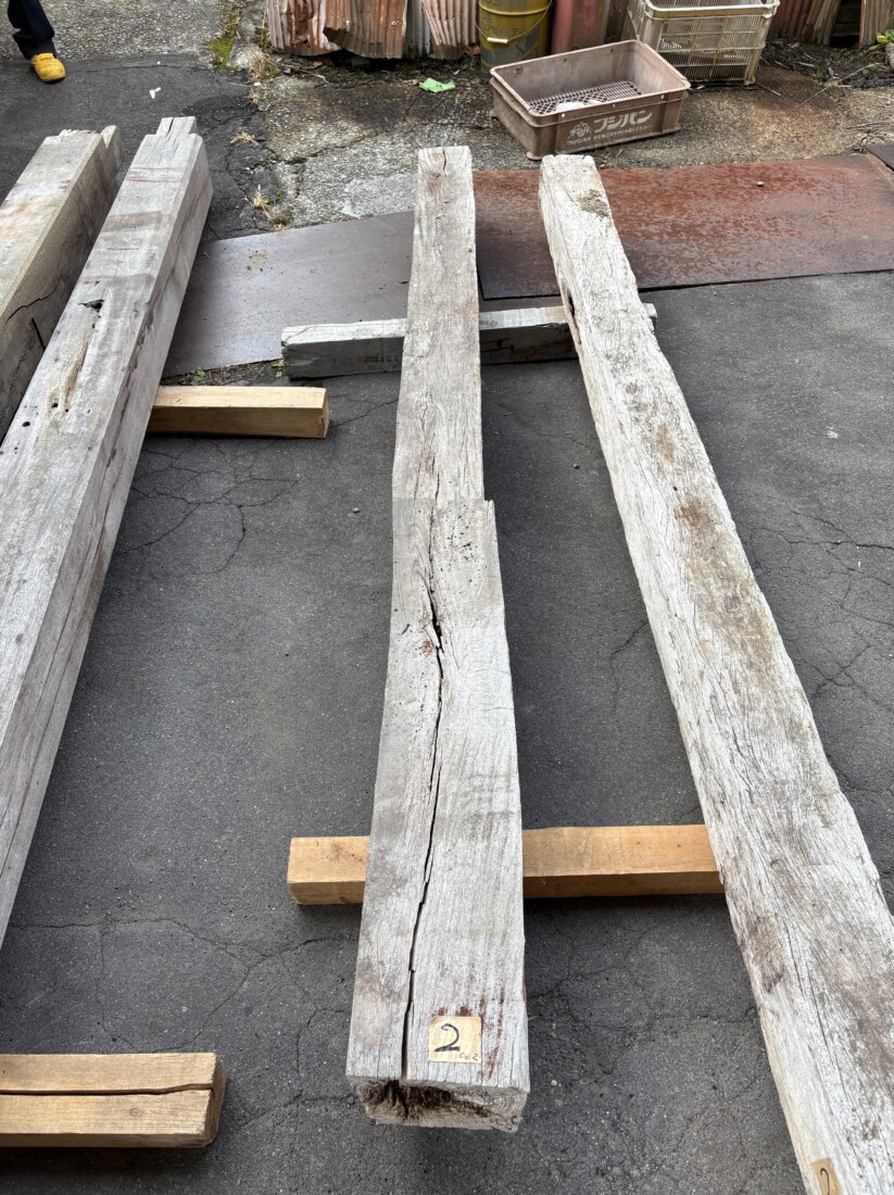 Vintage Teak ヴィンテージ  チーク材 古材 柱材　＃2 長さ2600前後