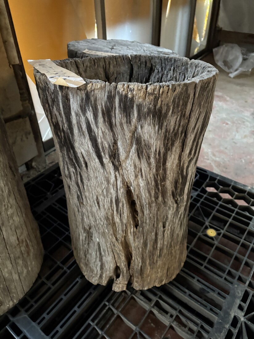 Vintage Teak ヴィンテージ  チーク材 「1000年チーク」　＃008　穴空きコブありチーク切り株